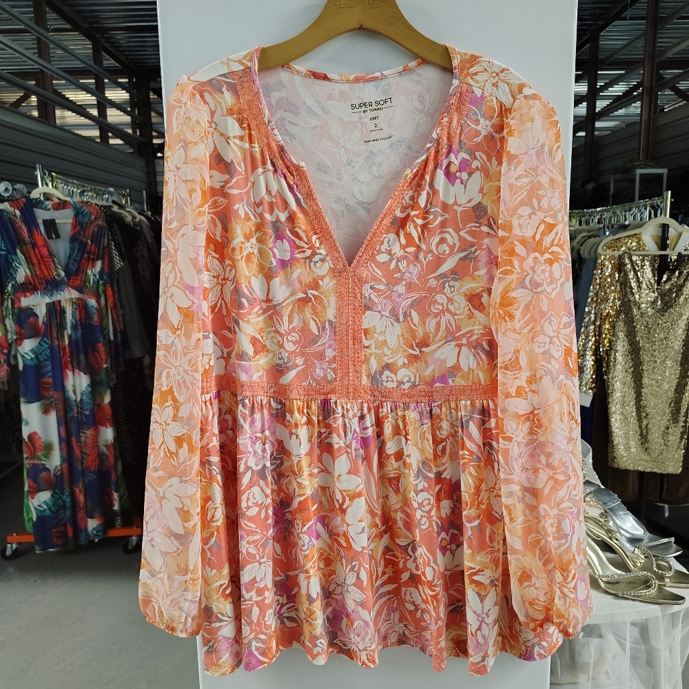 Torrid Babydoll Floral Top Coral | V-Neck Sheer Balloon Sleeve | Plus Size 2/2X - Picture 10 of 11